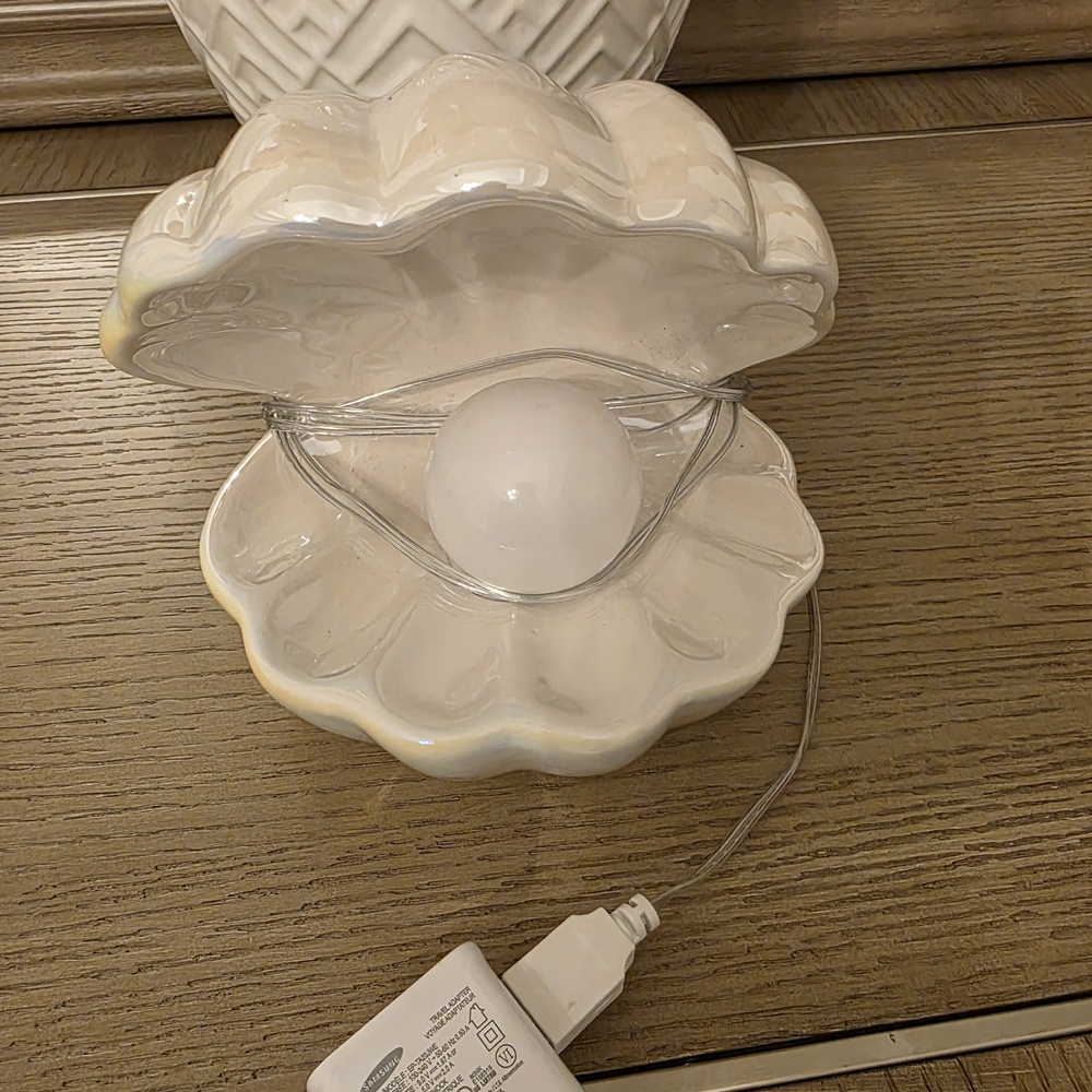 Ceramic Pearl Shell Night Light